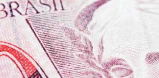 Building a bourse with half a BRIC, 金砖两国共组证交所 