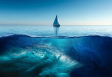 保険業界における水面下の動向を追う Riding the under current